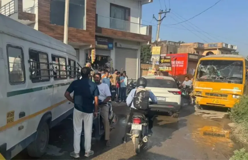 Dadri News : दो स्कूली बसें आपस में टकराई, सात बच्चे और चालक घायल