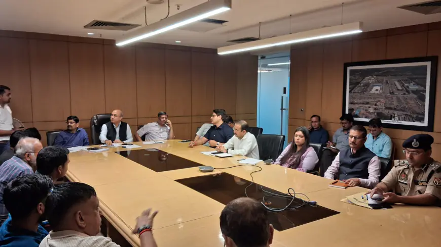 Noida News : हाई लेवल समिति ने श्रमिकों के प्रतिनिधिमंडल से की वार्ता,हर समस्याओं का निदान का दिया आश्वासन