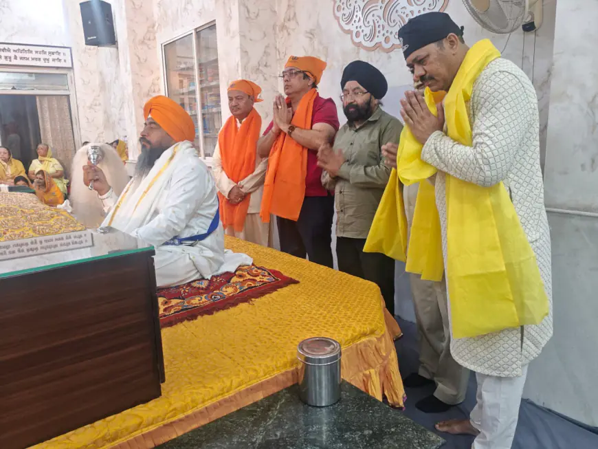 Noida News : गुरुद्वारा में बैसाखी महोत्सव धूमधाम से मनाया, शबद कीर्तन व लंगर का आयोजन