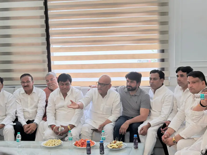 Noida News : कांग्रेस के प्रदेश अध्यक्ष ने मांगा डिप्टी सीएम का इस्तीफा