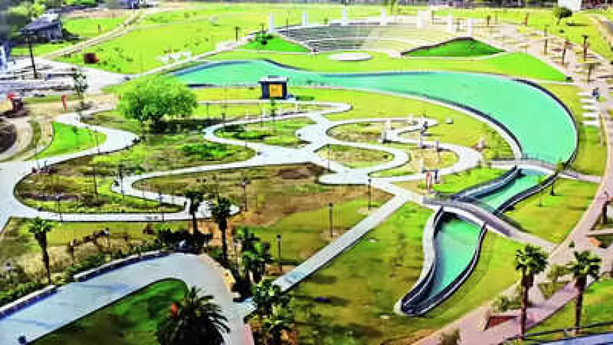 Noida News : जापानी पार्क में काम तेज, हरियाली का काम हुआ शुरू