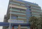 Noida News : तीन महीने से नहीं मिला जिला अस्पताल में काम कर रहे सफाई कर्मियों को वेतन