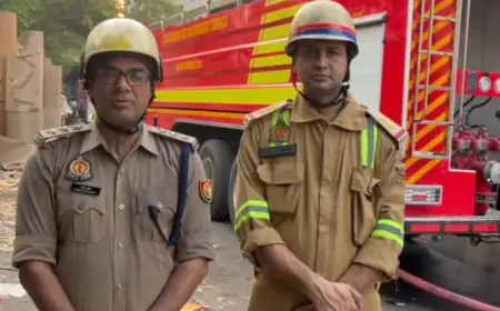 Noida News : हार्डवेयर बनाने वाली फैक्ट्री में लगी भीषण आग