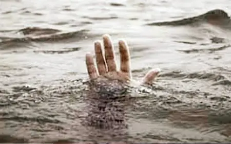 Greater Noida News : बाराही मंदिर के पास स्थित तालाब में नहाने गए एक व्यक्ति की पानी में डूबने से मौत