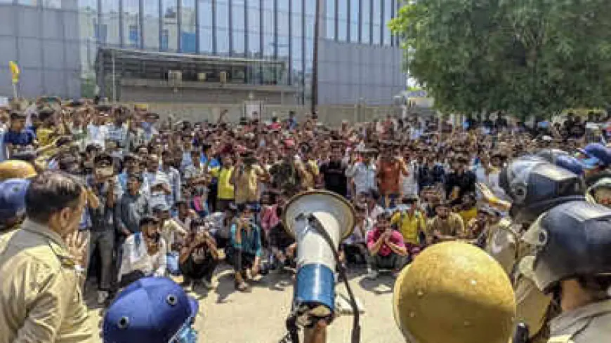 Noida News : वेतन बढ़ाने को लेकर नोएडा मे हुए श्रमिक हिंसा मामले की होगी मजिस्ट्रेटियल जांच