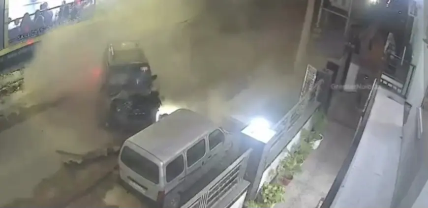 Greater Noida News : तेज रफ्तार  स्कॉर्पियो बिजली के पोल से टकराकर पलटी, एक की मौत