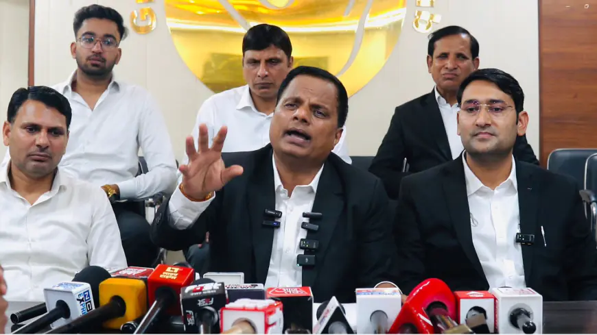 Noida News : सपा प्रवक्ता द्वारा ब्राह्मणों के प्रति की गई अशोभनीय  टिप्पणी से पार्टी में मचा बवाल, अधिवक्ता सभा के राष्ट्रीय सचिव ने दिया इस्तीफा