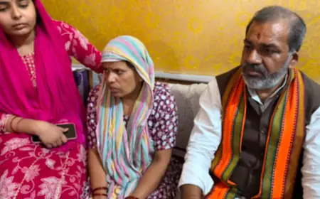 Ghaziabad News : भाजपा नेता पंडित सुनील भराला ने की सूर्या की मां से मुलाकात