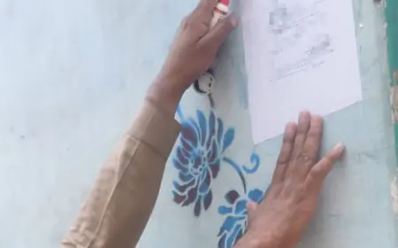 Dadri News : अट्ठारह वर्ष पहले रेलवे फाटक तोड़ने के मामले में ट्रक चालक के घर पर कुर्की का चस्पा
