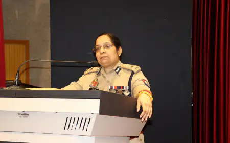 Noida News : पुलिस का दायित्व समाज के कमजोर और संवेदनशील वर्गों को भरोसा और सहयोग भी देना है: पुलिस आयुक्त