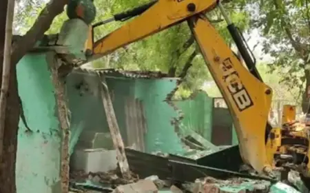Ghaziabad News :  अवैध मजार हुई ध्वस्त