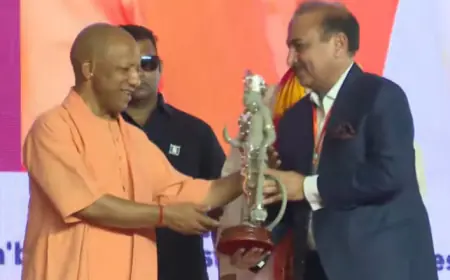 Noida News : ग्रीन एनर्जी आज की आवश्यकता: योगी आदित्यनाथ