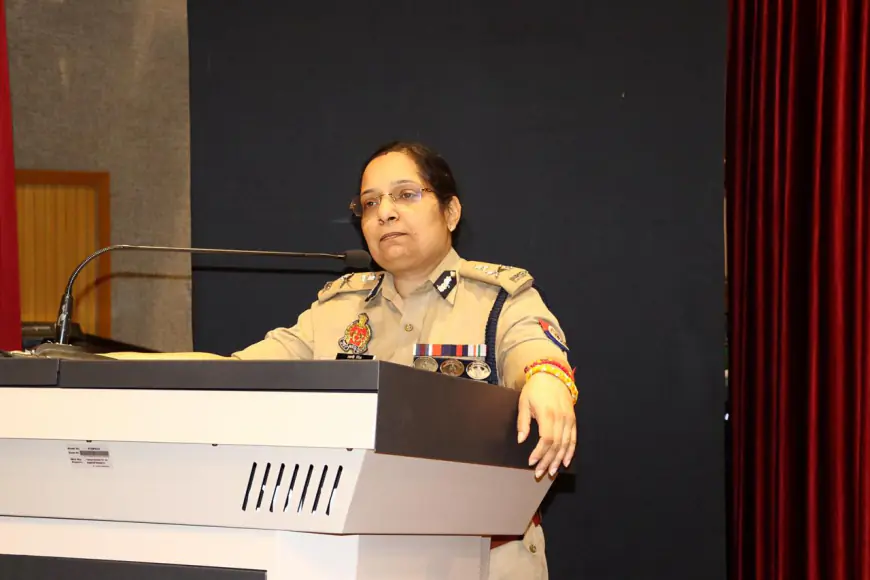 Noida News : पुलिस का दायित्व समाज के कमजोर और संवेदनशील वर्गों को भरोसा और सहयोग भी देना है: पुलिस आयुक्त