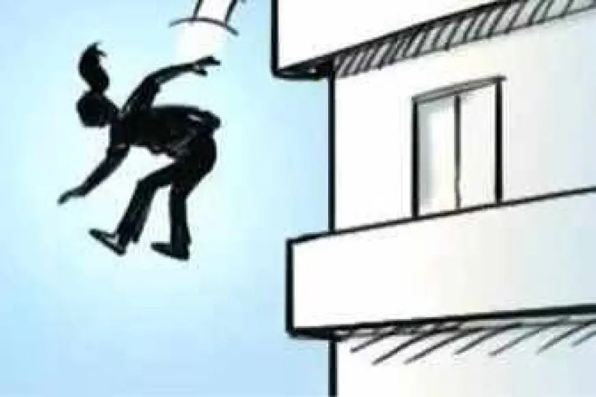 Greater Noida News : गर्ल्स हॉस्टल के छठवीं मंजिल से सिक्योरिटी गार्ड महिला ने लगाई छलांग ,मौत