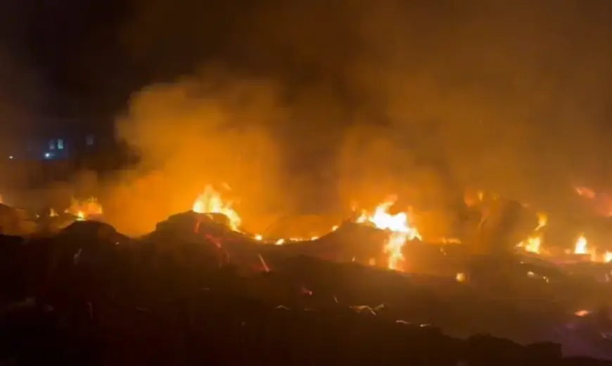 Greater Noida News : रेंटों मोजो कंपनी के वेयरहाउस में लगी भयंकर आग, करोड़ का माल जलकर खाक