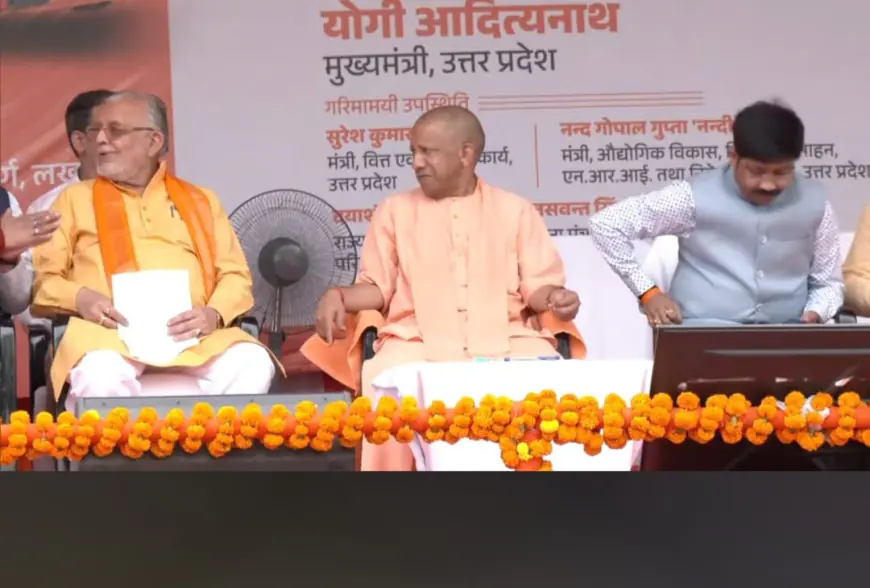 Noida News : गौतम बुद्ध नगर को मिली इलेक्ट्रिक और हाइड्रोजन बसों की सौगात, सीएम योगी ने दिखाई हरी झंडी