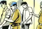 Noida News : तस्करी की शराब ऑनलाइन सप्लाई करने वाले दो गिरफ्तार