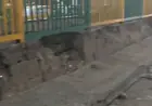 Noida News : तेज बारिश के चलते डिवाइडर की रिटर्निंग वाॅल भर- भराकर गिरी