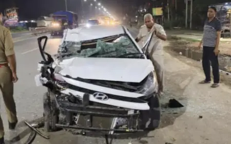 Greater Noida News : कार में अज्ञात वाहन ने मारी टक्कर, पांच लोग घायल