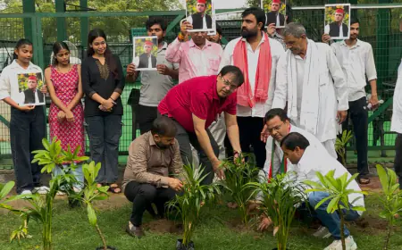 Noida News : नोएडा में अखिलेश यादव के जन्मदिवस पर सात दिवसीय पौधारोपण अभियान का समापन, लगाए गए छायादार और फलदार पौधे