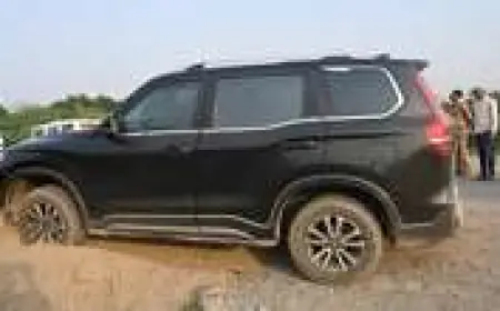 Greater Noida News : गोली लगने से लहुलुहान अवस्था में स्कॉर्पियो कार में मिला प्रॉपर्टी डीलर का शव, हत्या की आशंका
