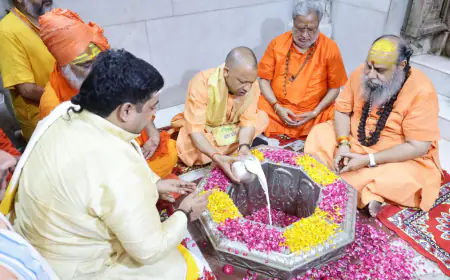 Ghaziabad News : दूधेश्वरनाथ महादेव मठ मंदिर में सीएम ने किया जलाभिषेक