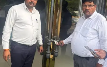 Greater Noida News :  आरसी का पैसा जमा नहीं कराने पर चार बिल्डरों के कार्यालय सील