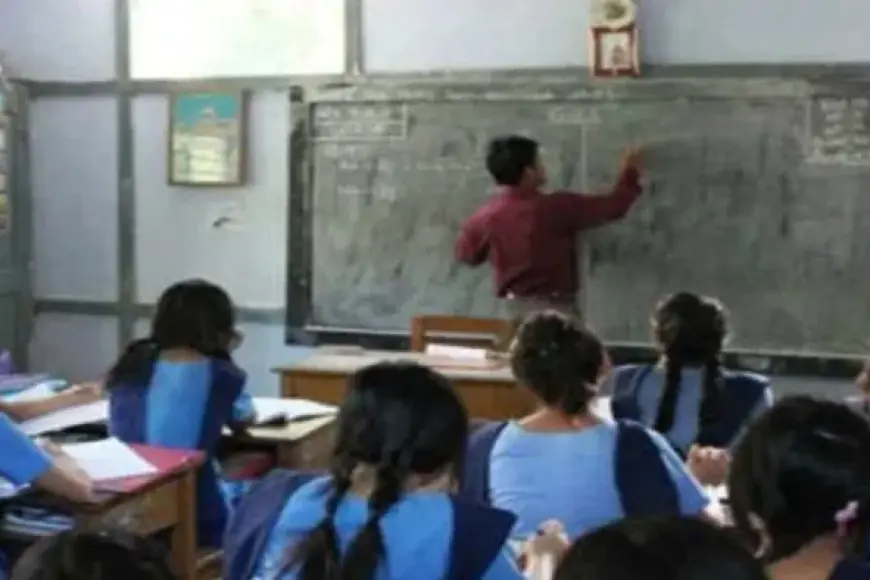 Noida News : परिषदीय विद्यालयों में पढ़ने वाले 30 हजार विद्यार्थियों को मिलेगी डीबीटी की राशि