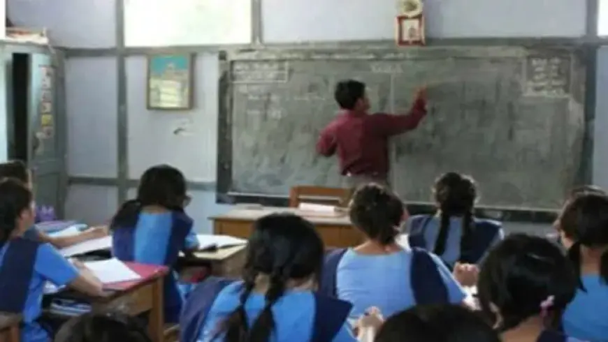 Noida News : परिषदीय विद्यालयों में पढ़ने वाले 30 हजार विद्यार्थियों को मिलेगी डीबीटी की राशि
