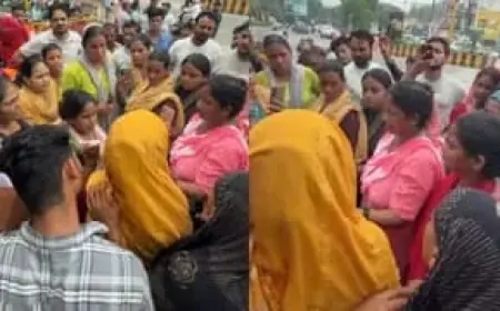 Ghaziabad News : ट्रैक्टर ने छात्र को कुचला, मौत ,गुस्साए ग्रामीणों ने करहेड़ा कट पर लगाया जाम