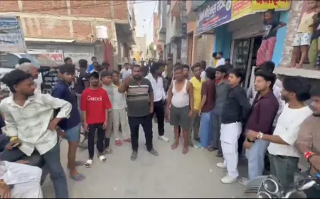 Noida News : विद्युत निगम के विरोध में छीजारसी में प्रदर्शन, यातायात हुआ बाधित