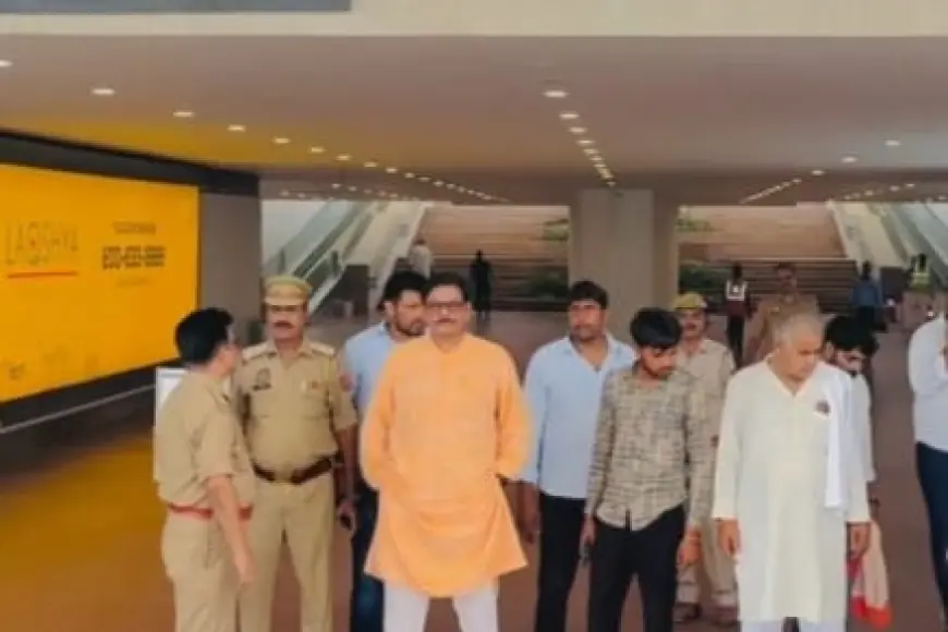 Noida News : प्रदेश में हो रहे विकास से जनता का ध्यान भटकाने की हो रही है राजनीति: धीरेन्द्र सिंह