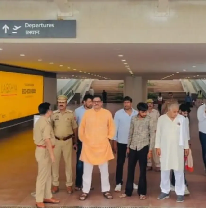 Noida News : प्रदेश में हो रहे विकास से जनता का ध्यान भटकाने की हो रही है राजनीति: धीरेन्द्र सिंह