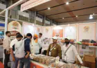Noida News : ओडीओसी पवेलियन में यूपी के स्वाद का संगम, मास्टर शेफ क्लास में बन रहा मिर्जापुर के गुड़ का ठेकुआ