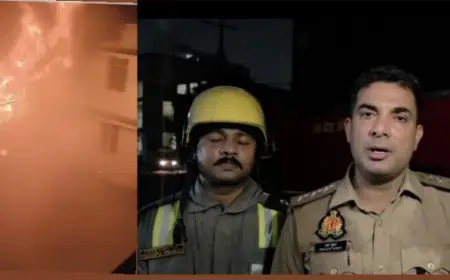 Noida News : जूता बनाने वाली कंपनी में लगी भयंकर आग
