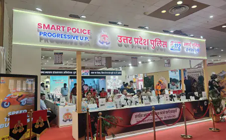 Noida News : आधुनिक हथियारों और सेवा भाव व्यक्त करते हुए लगा यूपी पुलिस का स्टॉल लोगों के लिए बना आकर्षण का केंद्र