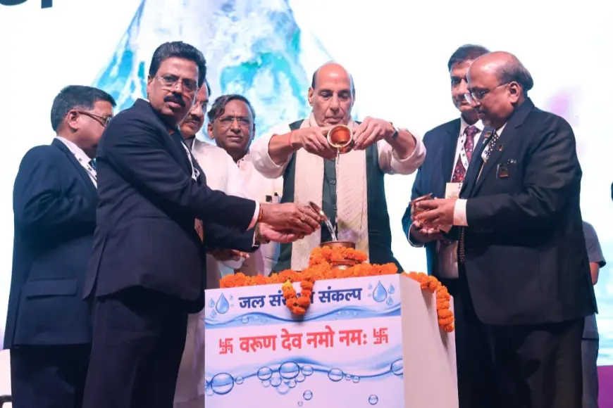 Noida News : रक्षा क्षेत्र में भी एमएसएमई सेक्टर के लिए अपार संभावनाएं: राजनाथ सिंह