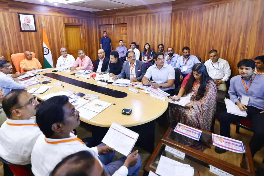 Noida News :  यूपी इंटरनेशनल ट्रेड शो-2026 की तैयारियों को लेकर मुख्यमंत्री योगी ने की समीक्षा बैठक