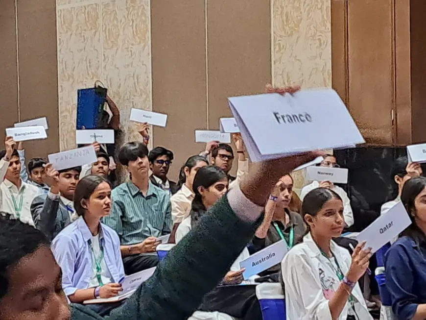 Noida News : "सीएम युवा एक्सपो" में दिखी यूपी के युवाओं की कारोबारी प्रतिभा