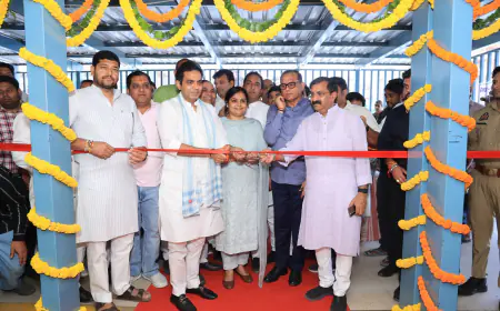 Noida News : विधायक ने किया स्काईवॉक का उद्घाटन