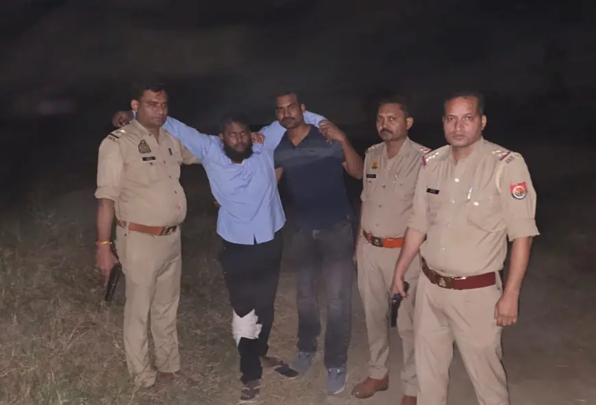 Jewar News : हत्यारोपी 25 हजार रुपए  का इनामी बदमाश पुलिस मुठभेड़ में गिरफ्तार, पैर मे लगी गोली